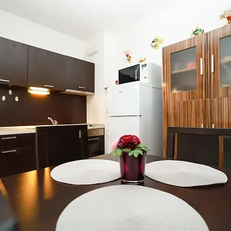 Santa Cruz Apartment *