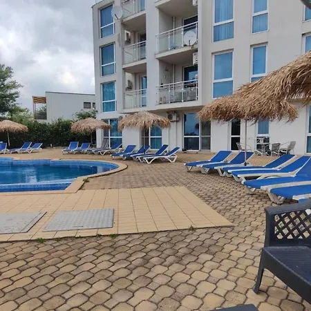 Santa Cruz Apartment